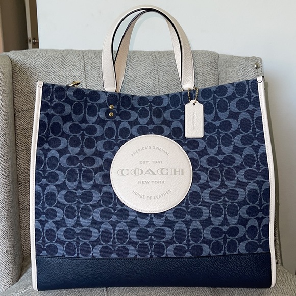 Dempsey Tote 40 In Signature Denim With Coach Patch